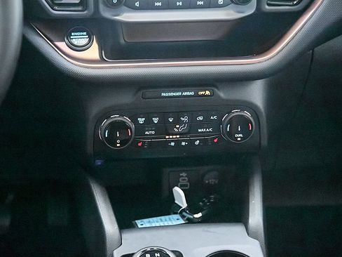 Used 2024 Ford Bronco Sport Outer Banks w/ Tech Package AWD/4WD image 32