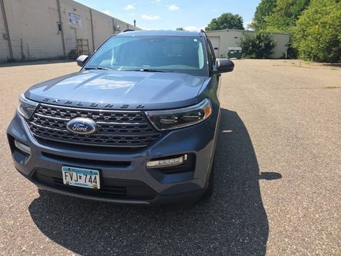 Used 2021 Ford Explorer XLT w/ Equipment Group 202A AWD/4WD image 2
