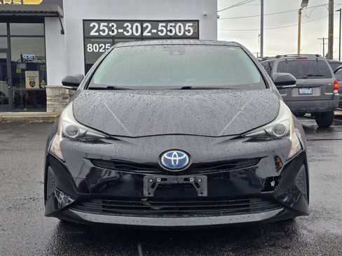 Used 2017 Toyota Prius Two w/ Carpet Mat Package FWD image 3