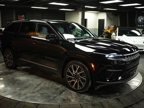 Used 2025 Jeep Wagoneer S Limited image 5