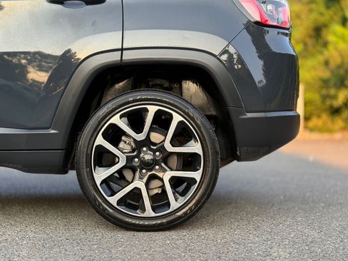 Used 2018 Jeep Compass Limited w/ Navigation Group AWD/4WD image 9
