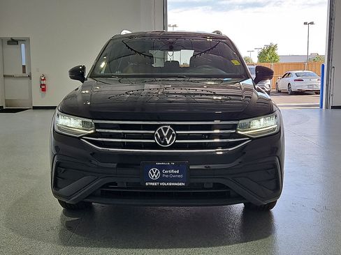 Certified 2023 Volkswagen Tiguan SE FWD image 3