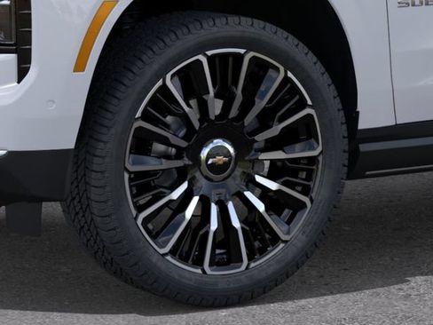 New 2026 Chevrolet Suburban High Country AWD/4WD image 9