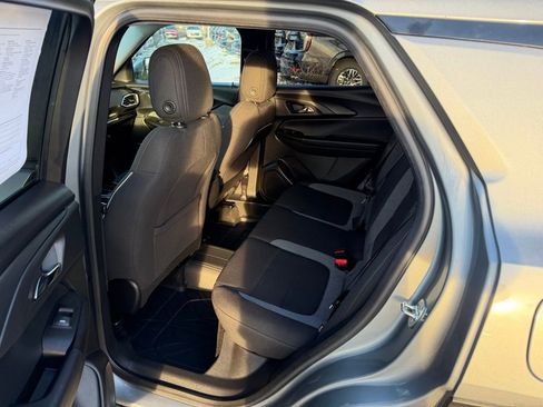Used 2023 Chevrolet TrailBlazer LT w/ Convenience Package image 18