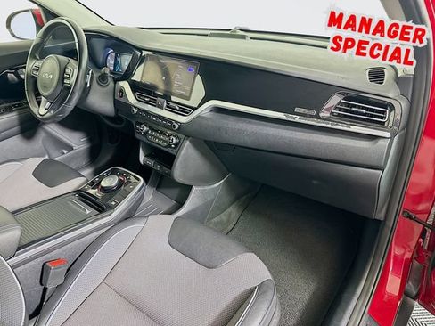 Used 2022 Kia Niro EX FWD image 29