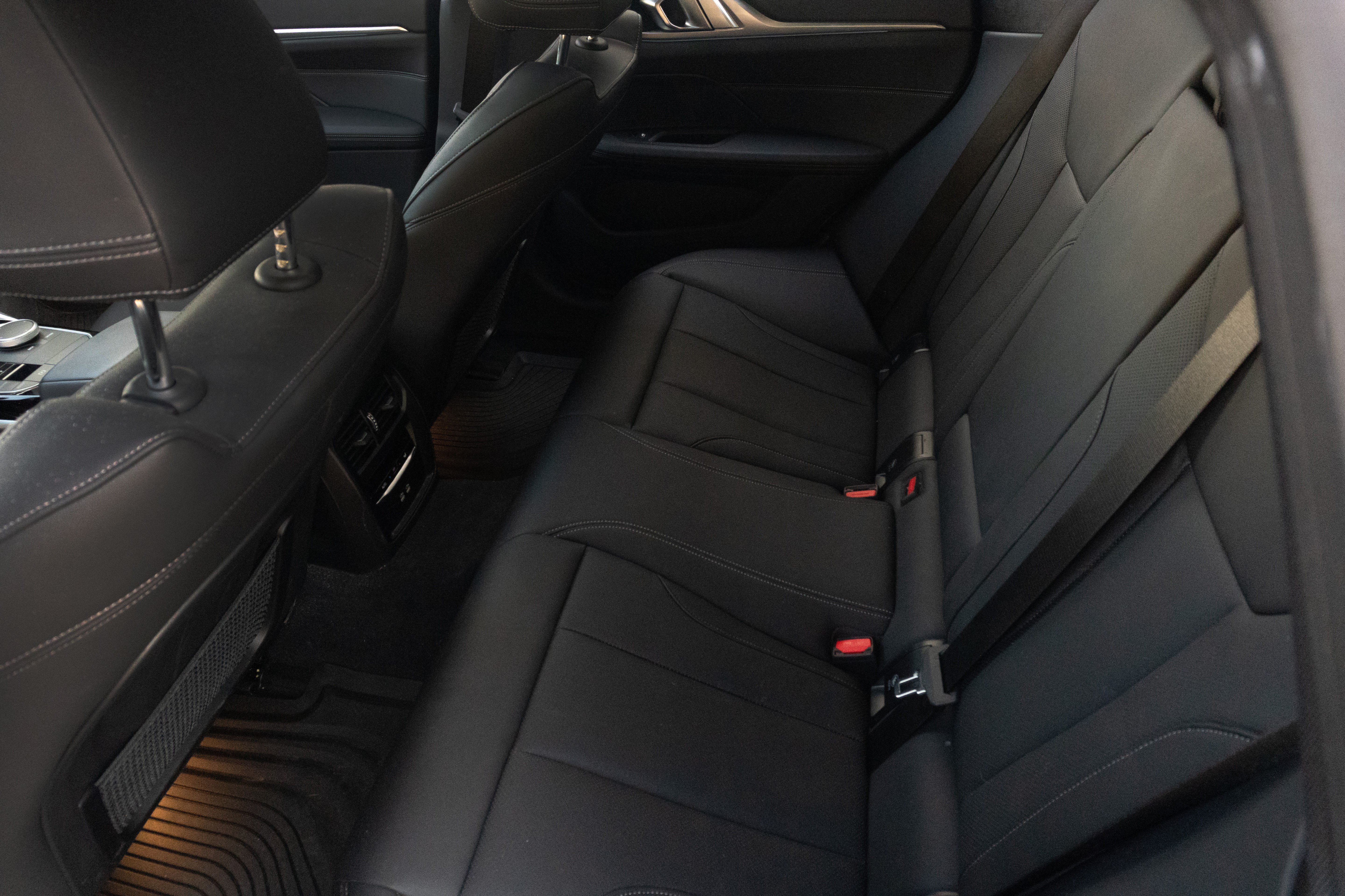 Used 2024 BMW i4 eDrive40 w/ Premium Package RWD image 31