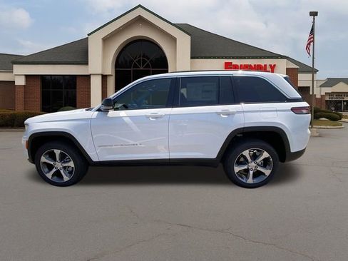 New 2025 Jeep Grand Cherokee Limited w/ Luxury Tech Group II image 5