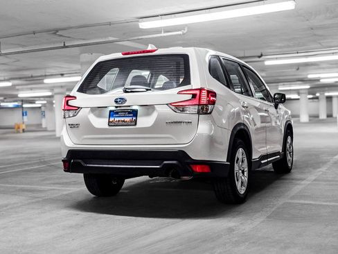Used 2023 Subaru Forester AWD/4WD image 7