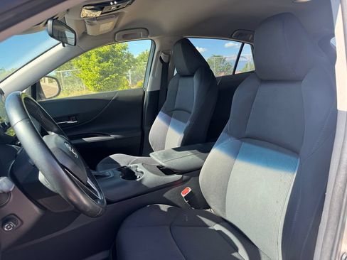 Used 2021 Toyota Venza LE AWD/4WD image 7