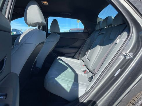 Used 2025 Hyundai Elantra Limited image 25