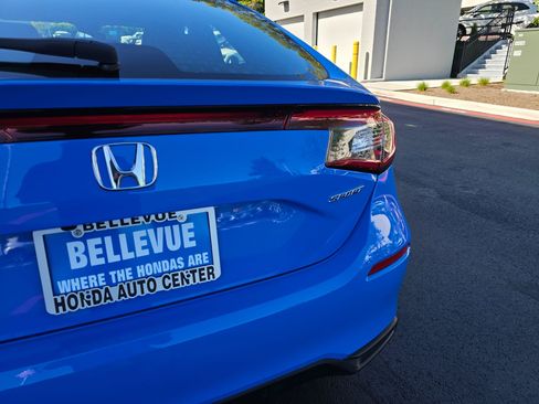 Used 2023 Honda Civic Sport image 16