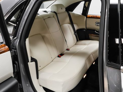 Used 2010 Rolls-Royce Ghost image 69