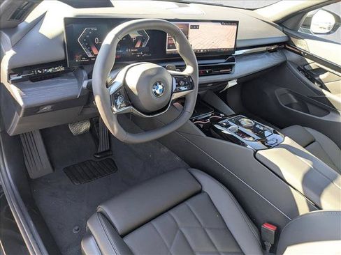 Used 2026 BMW 530i RWD image 3