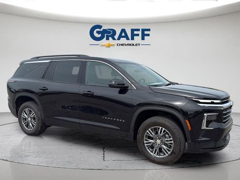 Used 2025 Chevrolet Traverse LT AWD/4WD image 10