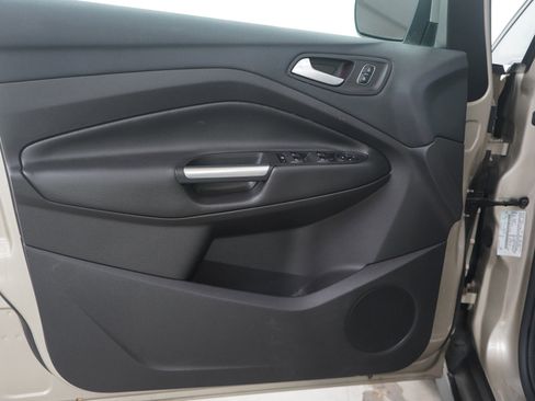 Used 2017 Ford C-MAX Titanium w/ Equipment Group 301A image 19