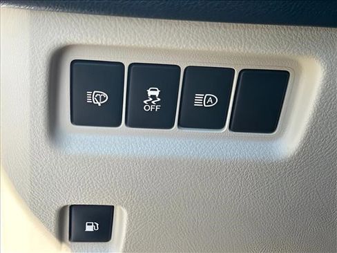 Used 2020 Lexus GX 460 Premium w/ Premium Package AWD/4WD image 21