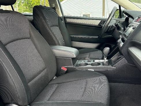 Used 2016 Subaru Outback 2.5i AWD/4WD image 11