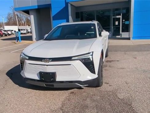 New 2025 Chevrolet Blazer EV LT w/ Super Cruise Package image 3