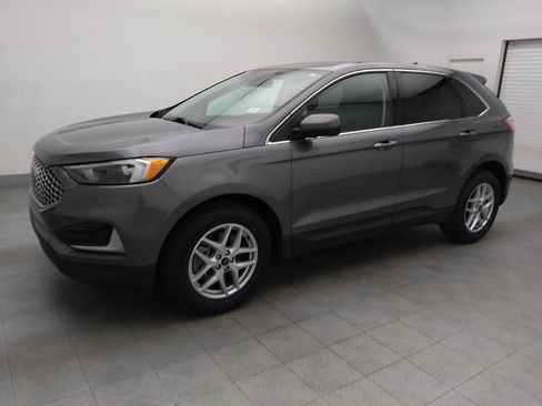 Used 2024 Ford Edge SEL image 2