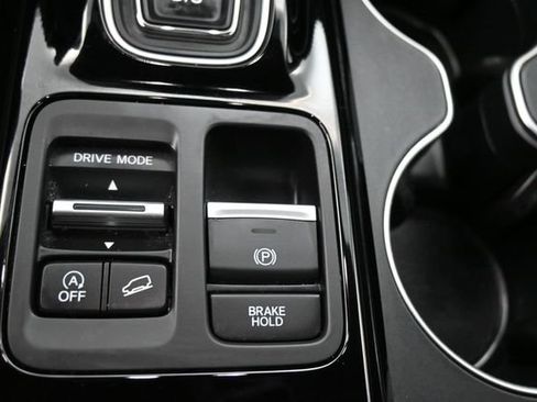 Used 2023 Honda Pilot Touring image 15