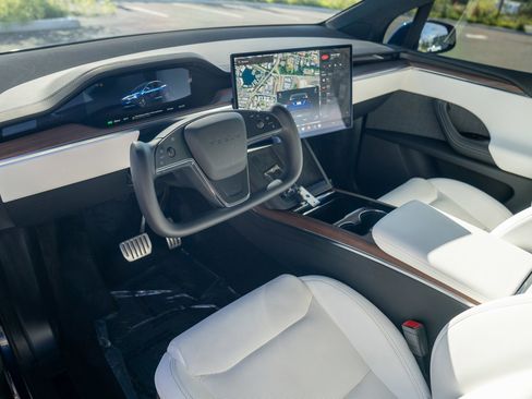 Used 2022 Tesla Model X AWD/4WD image 4