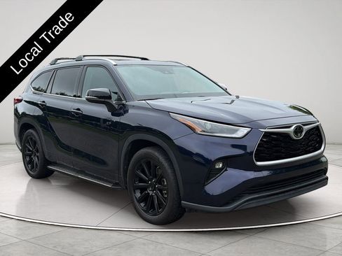Used 2021 Toyota Highlander XLE FWD image 7