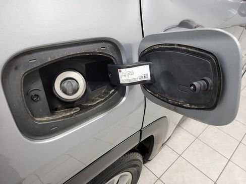 Used 2022 Jeep Compass Latitude image 16