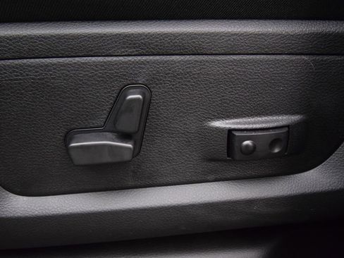 New 2026 RAM 3500 Laramie AWD/4WD image 42