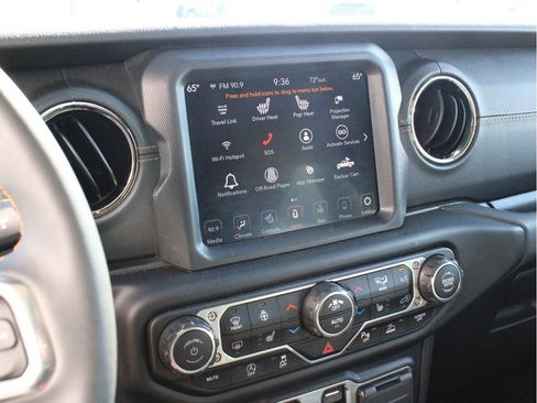 Certified 2023 Jeep Gladiator Overland AWD/4WD image 21