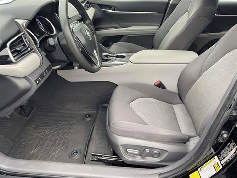 Used 2021 Toyota Camry LE image 13