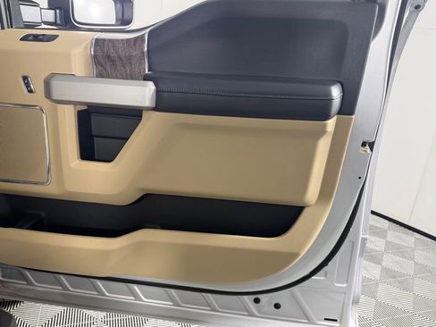 Used 2017 Ford F250 Lariat w/ Lariat Ultimate Package image 32