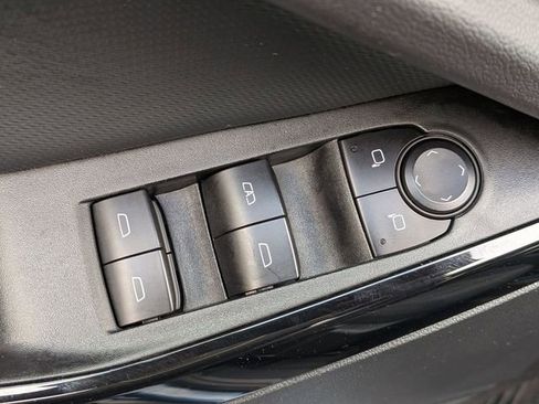 Used 2025 Chevrolet Equinox LT FWD image 15