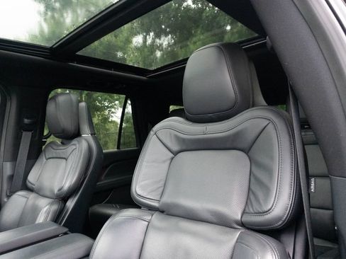Used 2022 Lincoln Navigator L Reserve RWD image 22