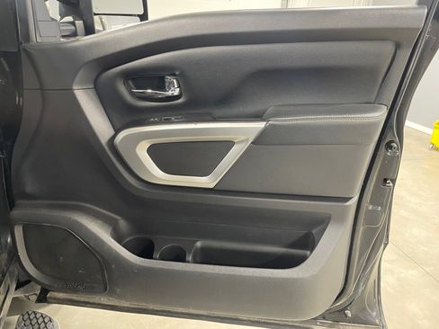 Used 2016 Nissan Titan PRO-4X image 28