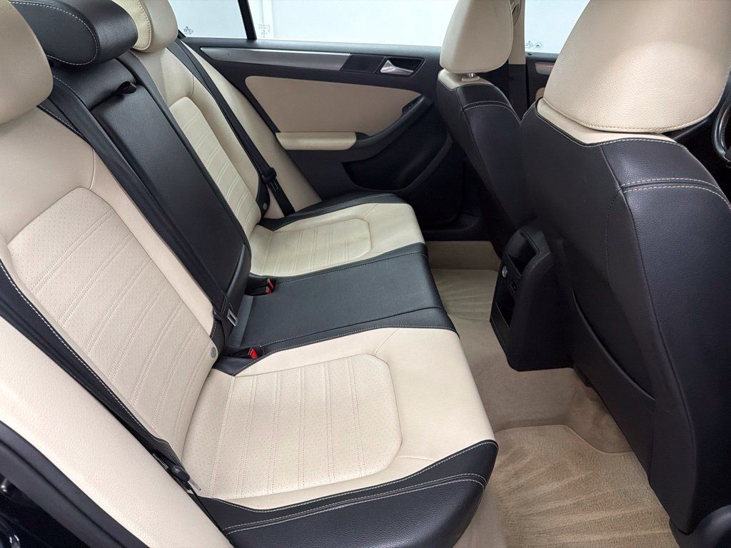 Used 2014 Volkswagen Jetta SEL FWD image 27
