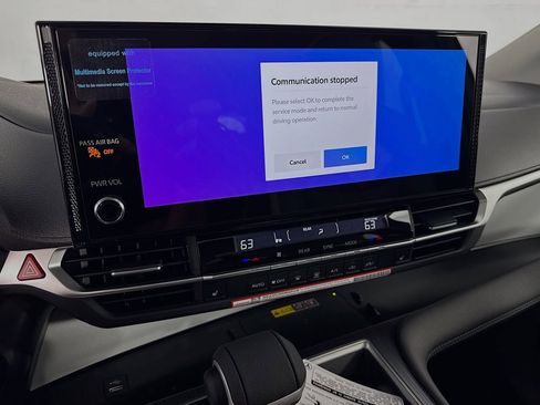 New 2026 Toyota Sienna XLE image 18