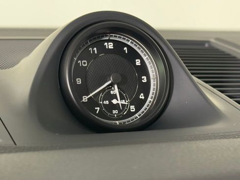 New 2026 Porsche Macan image 29