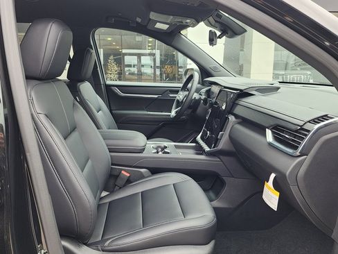 New 2026 GMC Acadia Elevation w/ Elevation Premium Package image 40