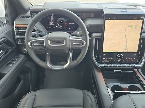 New 2026 GMC Yukon Denali w/ Sun & Power Step Package image 13