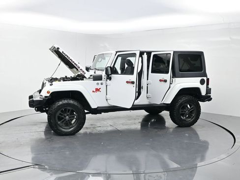Used 2017 Jeep Wrangler Unlimited Sahara AWD/4WD image 28