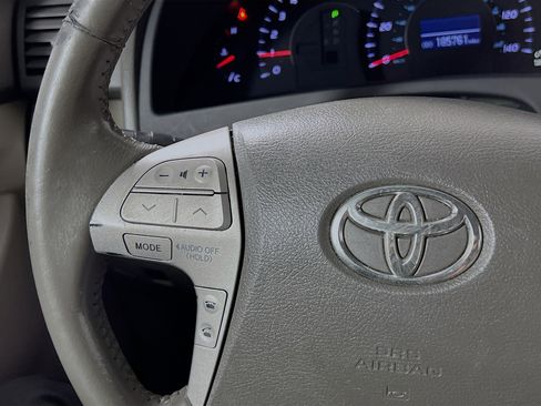 Used 2011 Toyota Camry XLE w/ SE/XLE Extra-Value Pkg image 19