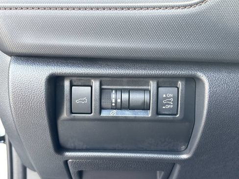 Used 2025 Subaru Forester Touring w/ Popular Package - Touring AWD/4WD image 11