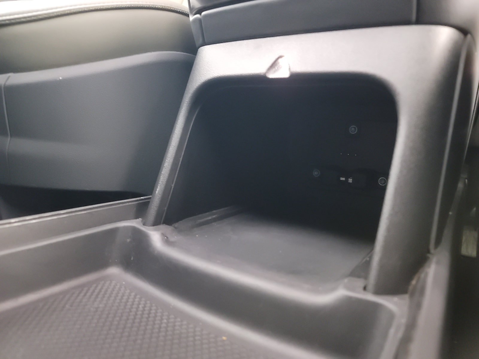 Used 2023 Rivian R1S Adventure Quad AWD/4WD image 33