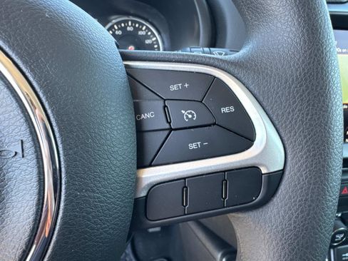 Certified 2023 Jeep Renegade Latitude AWD/4WD image 29