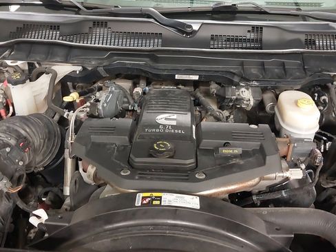 Used 2017 RAM 2500 SLT AWD/4WD image 29