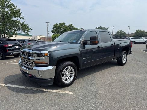 Used 2018 Chevrolet Silverado 1500 LT w/ LT Fleet Convenience Package AWD/4WD image 2