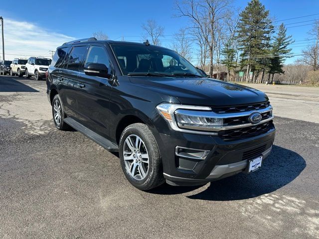 Used 2024 Ford Expedition Limited AWD/4WD image 7