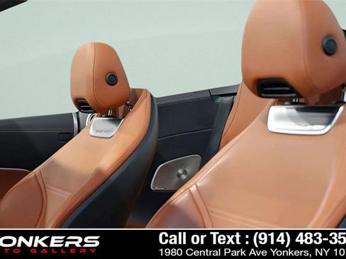 Used 2022 Mercedes-Benz SL 55 AMG 4MATIC w/ Driver Assistance Package image 61