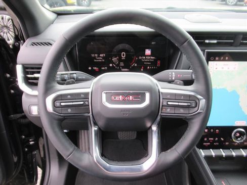 Used 2025 GMC Terrain Elevation w/ Elevation Premium Package image 19