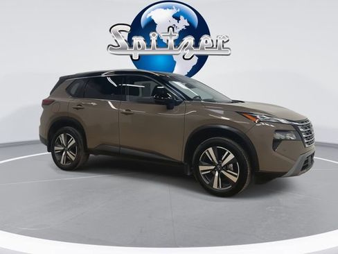 Used 2025 Nissan Rogue SL w/ SL Premium Package image 8